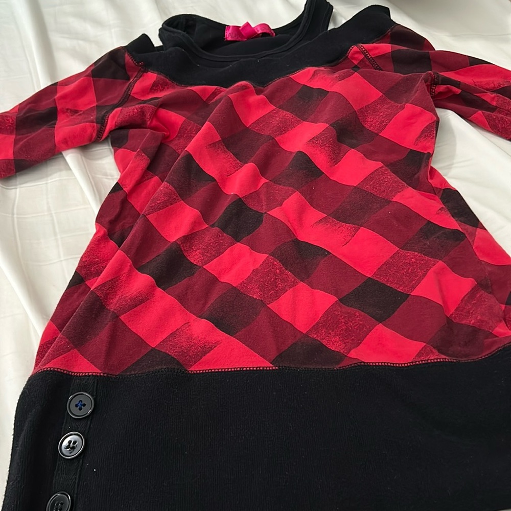 Size large top from Hot topic